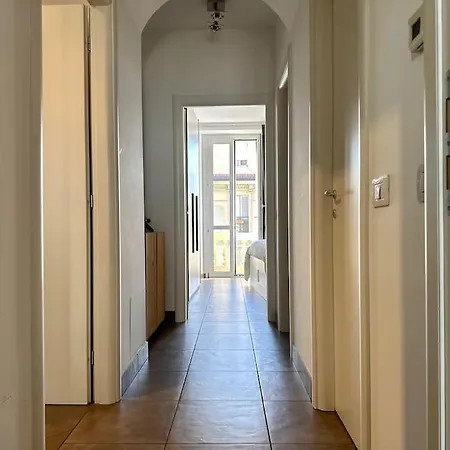 Porta Venezia, Speciale Con Due Camere.