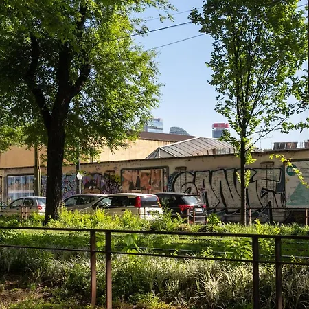 Luna Homes - Bilocale In Mac Mahon Apartman *