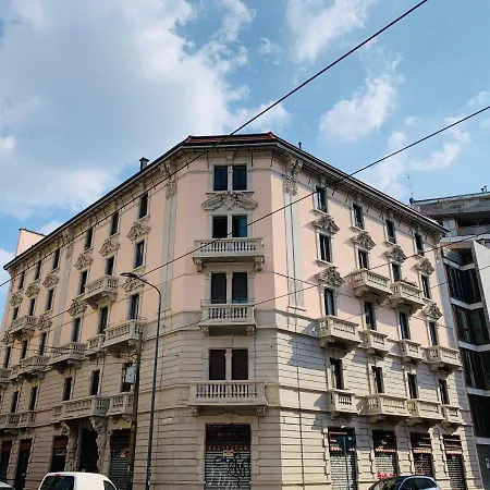 Cosy New In Portello Certosa