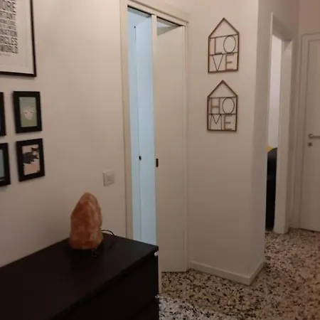 Nolo Black White & Coral *