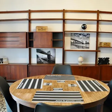 Appartement Nolo Black White & Coral *