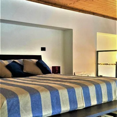 Apartment Open Space Con Soppalco, Zona Marche *