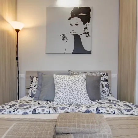 Milanrentals - Tiffany