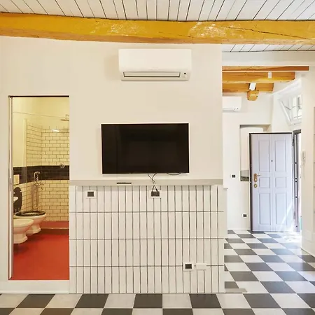 Apartment Incantevole In Darsena Milan