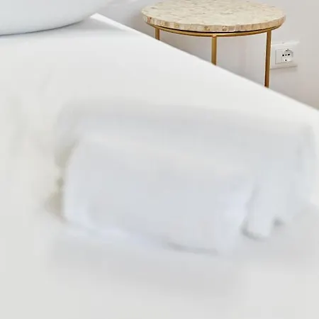 The Attic 18 Апартаменты