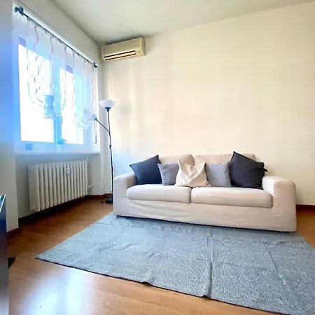 Modern Flat Centrale-bicocca-niguarda Apartment