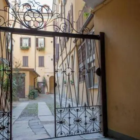 Guesthost - Cosy Milano- Corso Милан