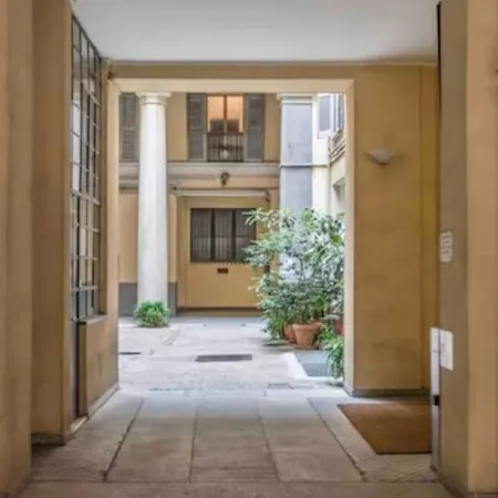 Guesthost - Cosy Milano-brera Apartment Milan