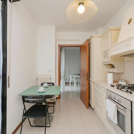 I Host - Finetti 4 Apartmán