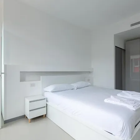 Daire Porta Nuova Bright And Stylish Flat Milano