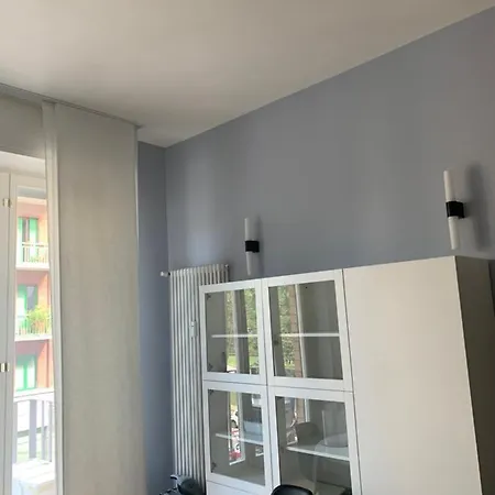 Apartment Bilocale Viale Coni Zugna 29 Mailand