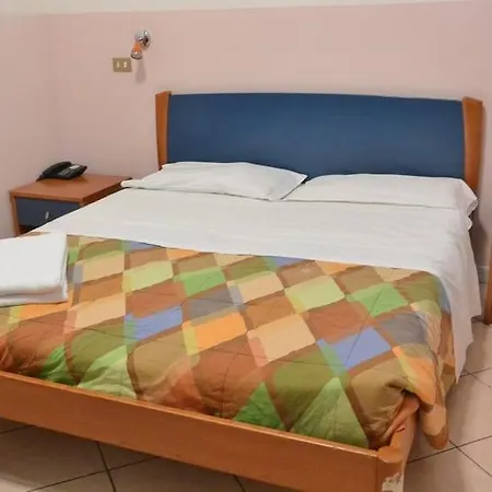 Csi Group - Station 3* Milaan