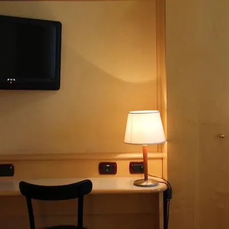 Mokinba Sant'ambroeus Hotel Milán