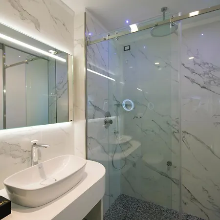 Gatto Bianco Mia Hotel