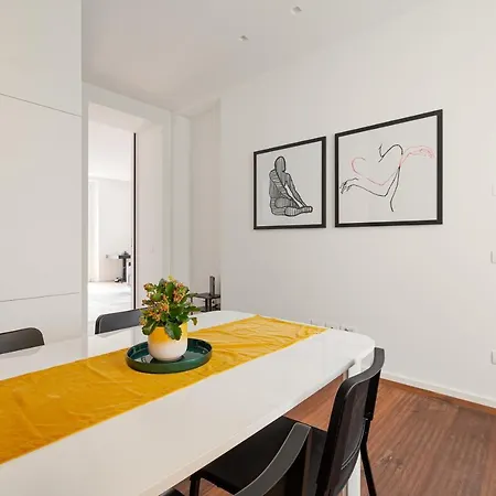 דירה Guesthost - Modern & Comfortable Flat - Near Station *