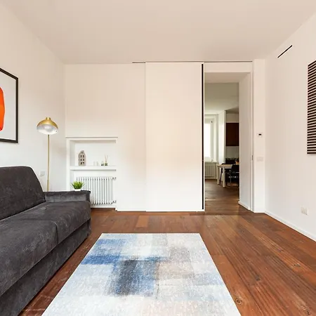 Guesthost - Modern & Comfortable Flat - Near Station דירה מילאנו