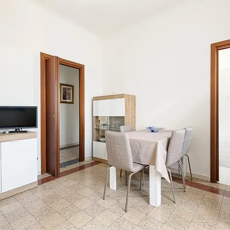 Guesthost - Ca' Granda M5 Bright *