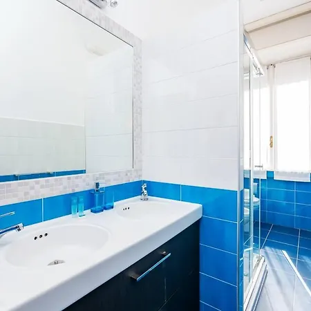 Ihost - Veneziano 8 Milaan