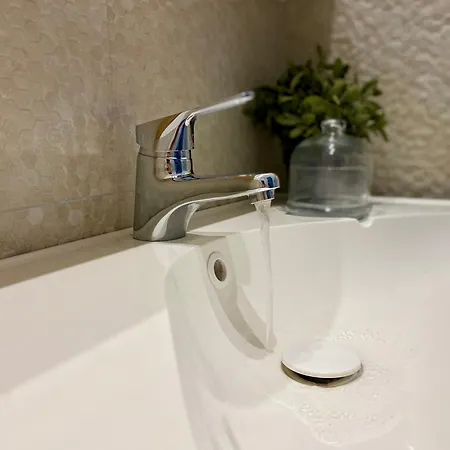 Da Vinci - With Balcony In Design District - Tortona Area Lejlighed