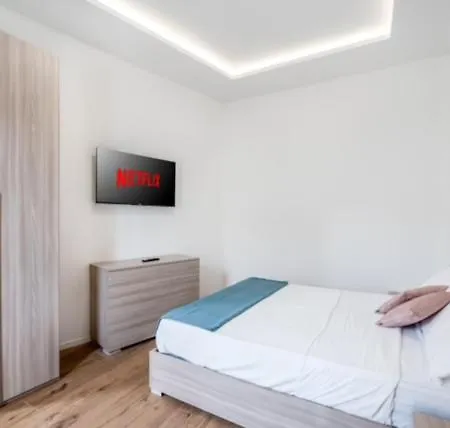 Apartment Smart Near Metro