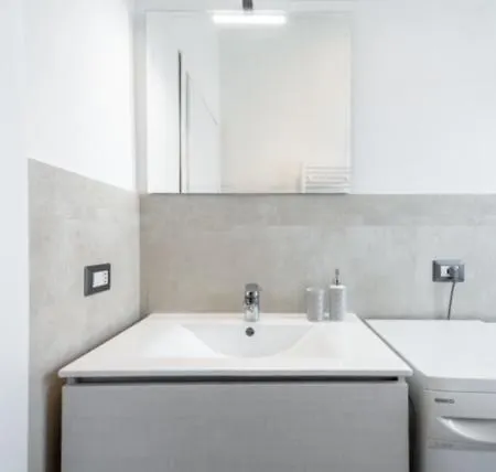 Smart Near Metro Apartment *