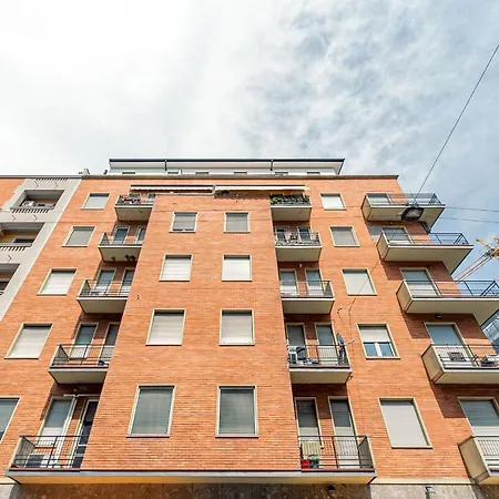 Carlo D'adda By Halldis Apartment *