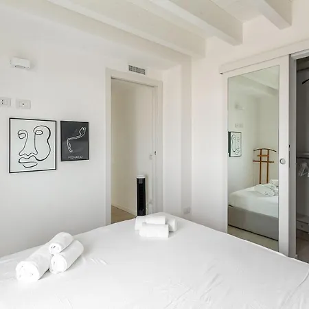 Carlo D'adda By Halldis Apartment