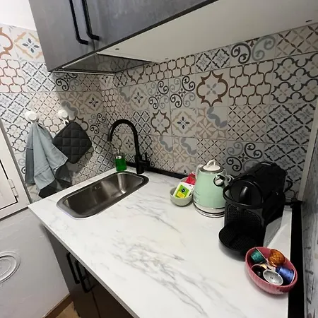 Daire Stylish 3 Km Away From Duomo - Netflix, Wi-fi, All Comforts Included