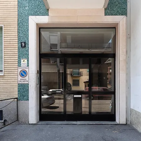 Appartement Elegante Bilocale In Corso Lodi/brenta Milan