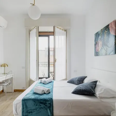 Apartment Easylife - Attico Di Lusso A Pochi Passi Dal Duomo Milan