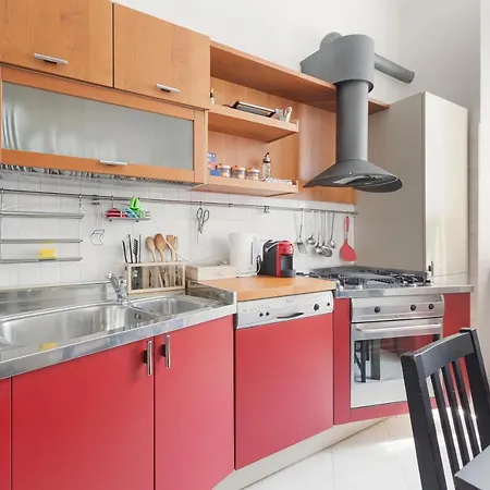 Roomy X5 - 850 M Far From Famagosta Mm2 Appartamento