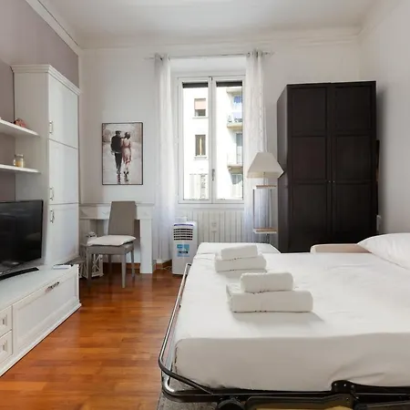 Roomy X5 - 850 M Far From Famagosta Mm2 * Milano