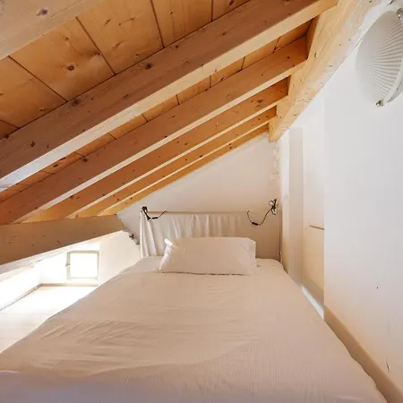 Gae Aulenti Cosy Apartman Milánó