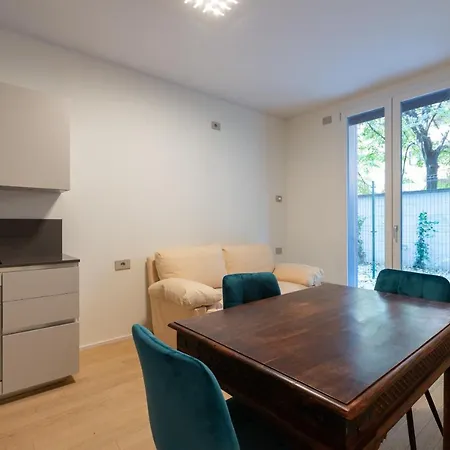 Easytopstay - Cozy Flat With Parking Apartamento *