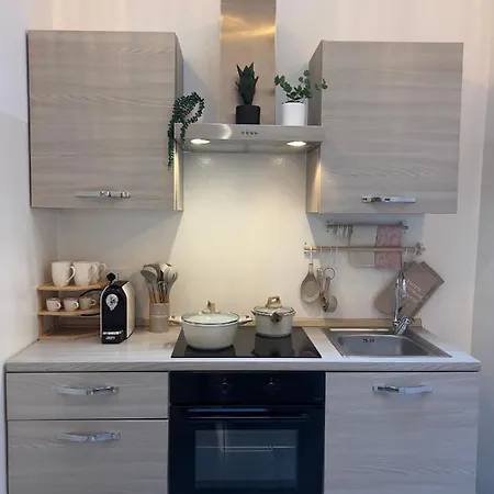 Regina In Porta Romana 3 - Sky Tv, Wifi & Breakfast Box * ميلان
