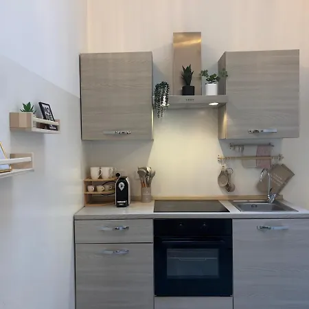 Regina In Porta Romana 3 - Sky Tv, Wifi & Breakfast Box شقة ميلان