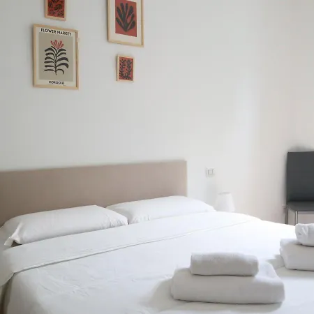 Isola District Bright House