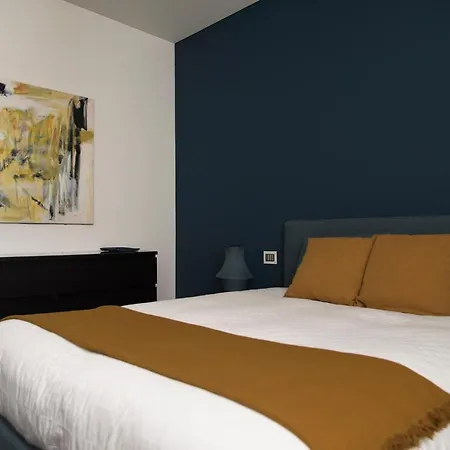 St.ambrogio 2bd New Apartamento