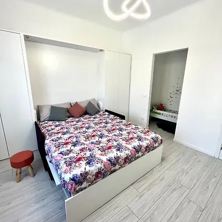 Marghespace Zona Stazione Con Letto Matrimoniale E Bagno Feriehus Milano