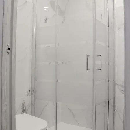 Gambara Guests House 3*