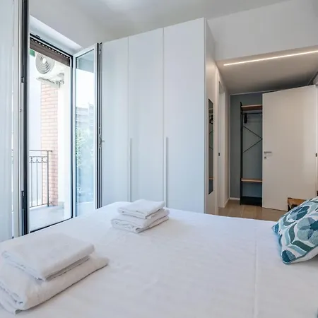 Easylife - Milano- Privata Angera 10s -