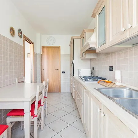 Guesthost - With Balcony Nearby M3 Subway Yellow Line * Milão