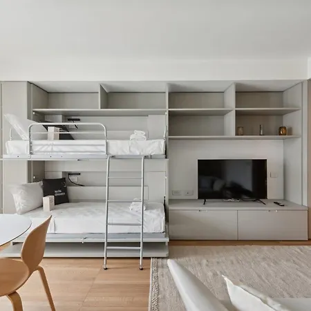 Limehome Via Stresa 아파트 *