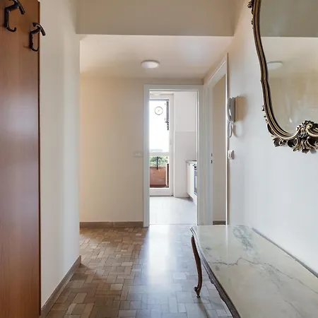 Apartmán - Roomy 300 M From M3 Affori Fn! *