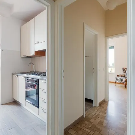 - Roomy 300 M From M3 Affori Fn! Apartment