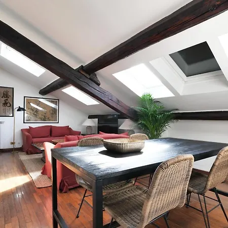 Elegant P.venezia Attic *