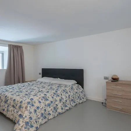 Luxury Loft - Terrazzo E Posto Auto - Adriano 51b Apartman