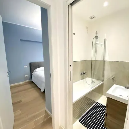 Apartment • • Washington *