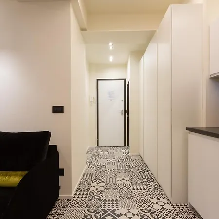 Pay60 -crescenzago- Luxury Yellow House