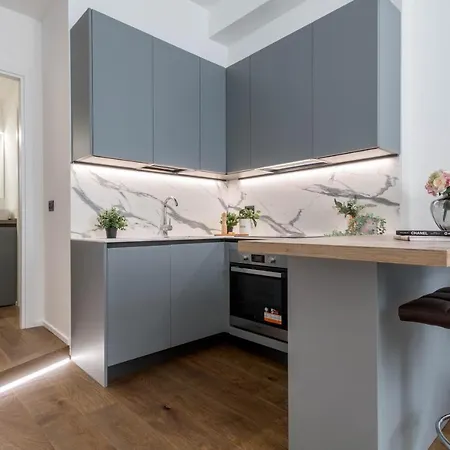 Hostmate - Milano - Disciplini'S Touch - Duomo Apartment *